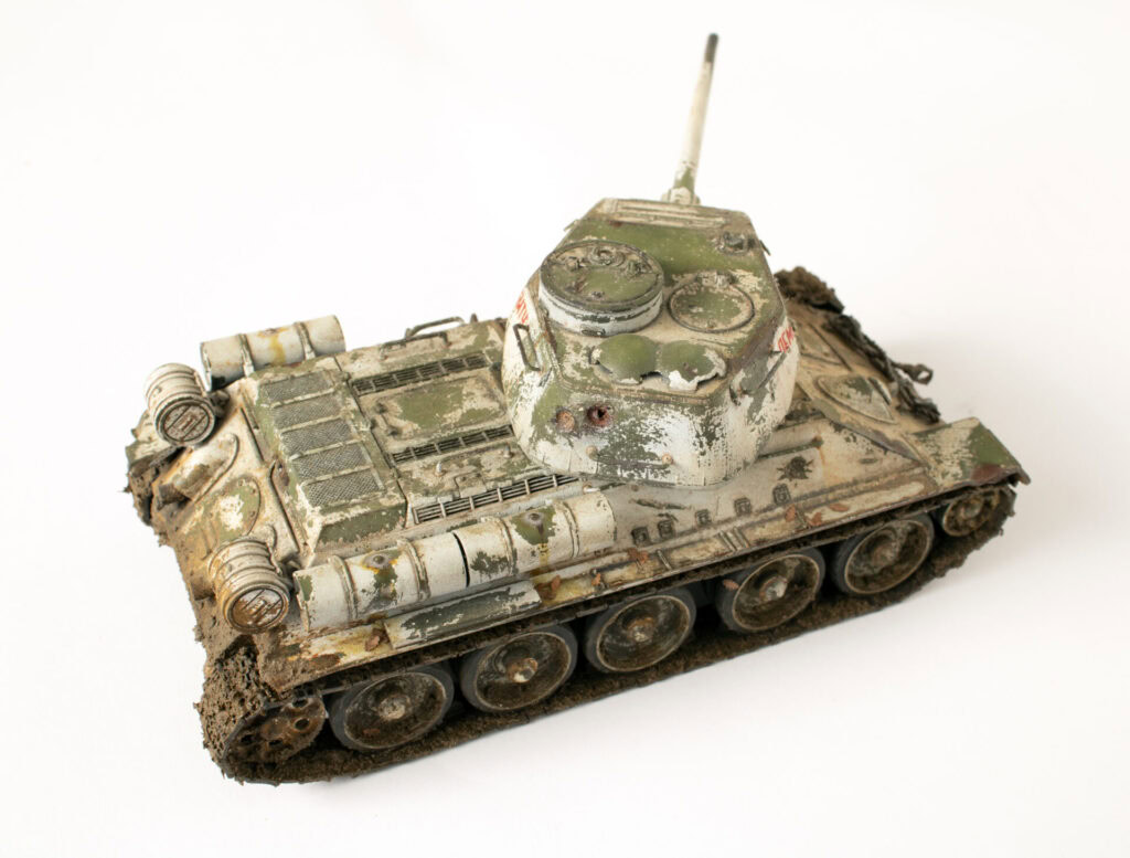 Tvrde police za skladištenje u skladištu i magacinu.